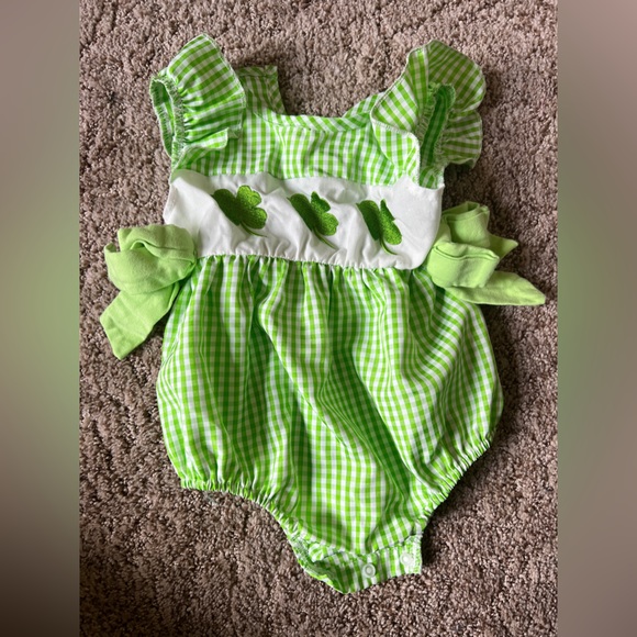 🌱🦢4 FOR $15!🦢🌱 ST Patricks Day Gingham Romper with Shamrock Design - Picture 2 of 2